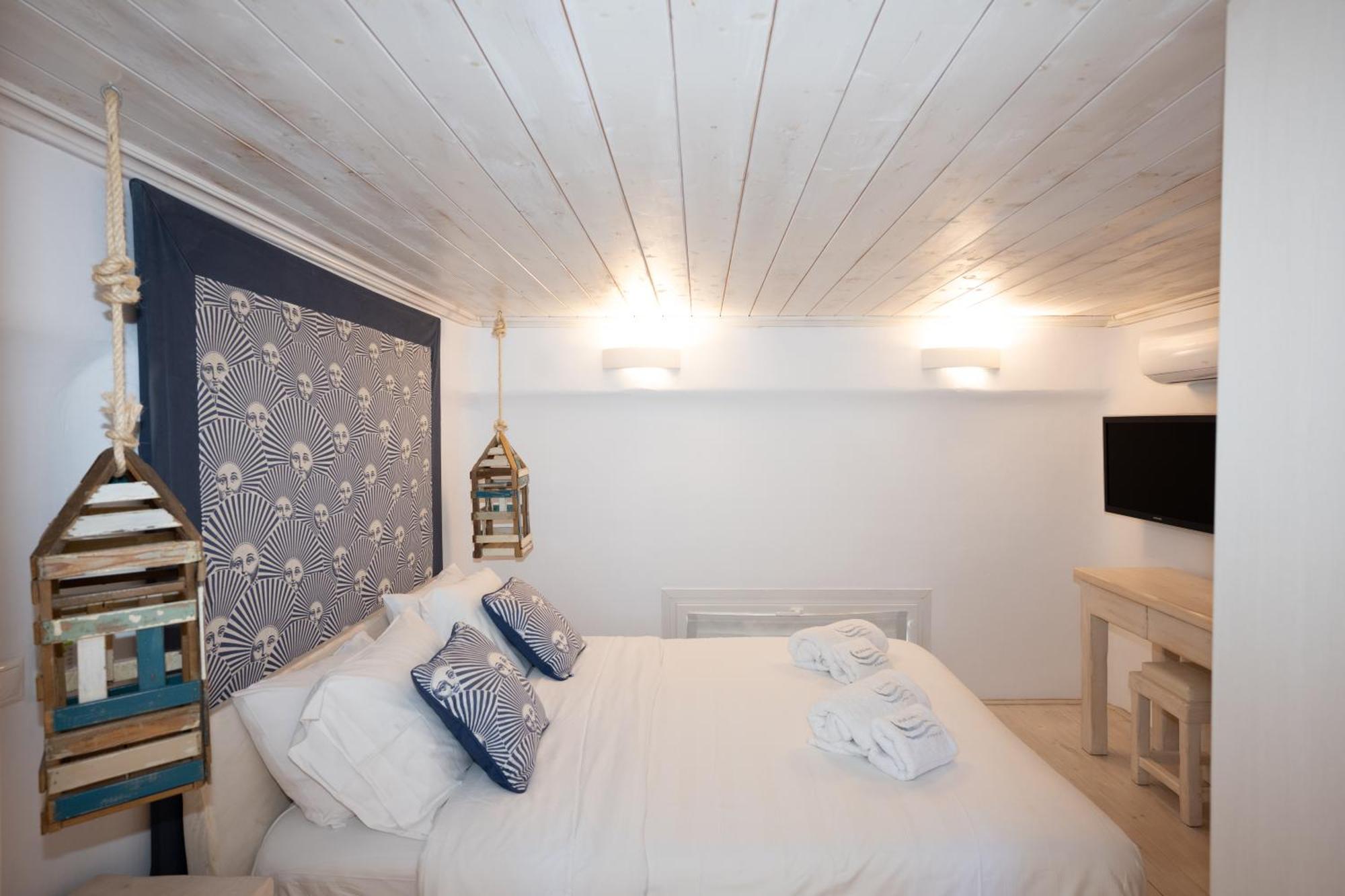 Blue, White And Grey Suites 奥诺斯 外观 照片