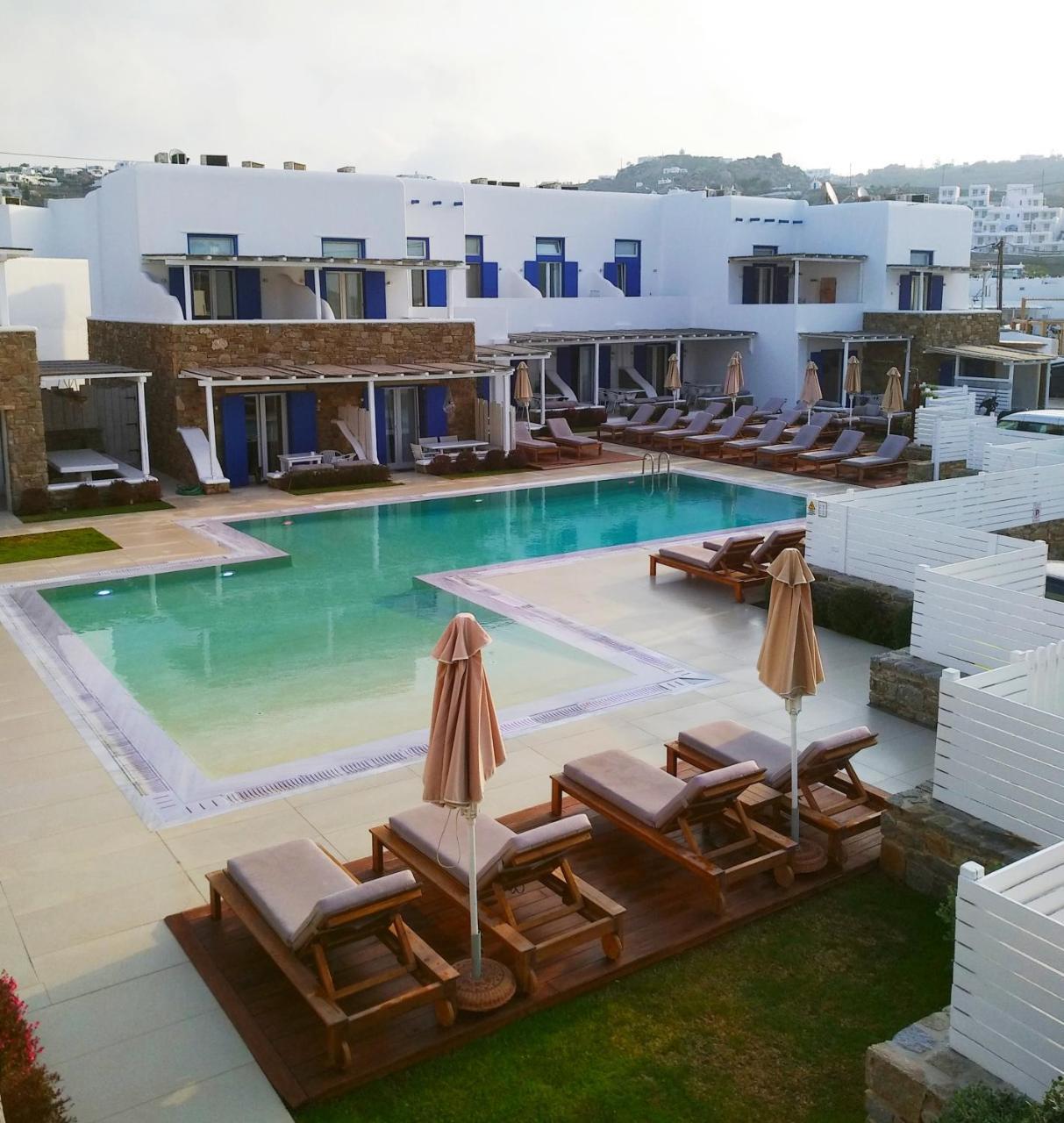 Blue, White And Grey Suites 奥诺斯 外观 照片